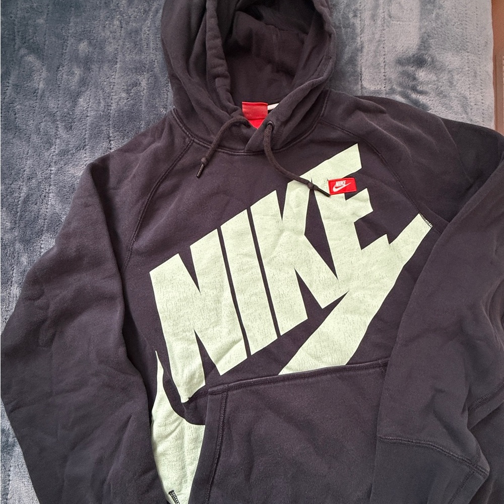 Nike Men's Dark Blue and Mint Green Logo Hoodie